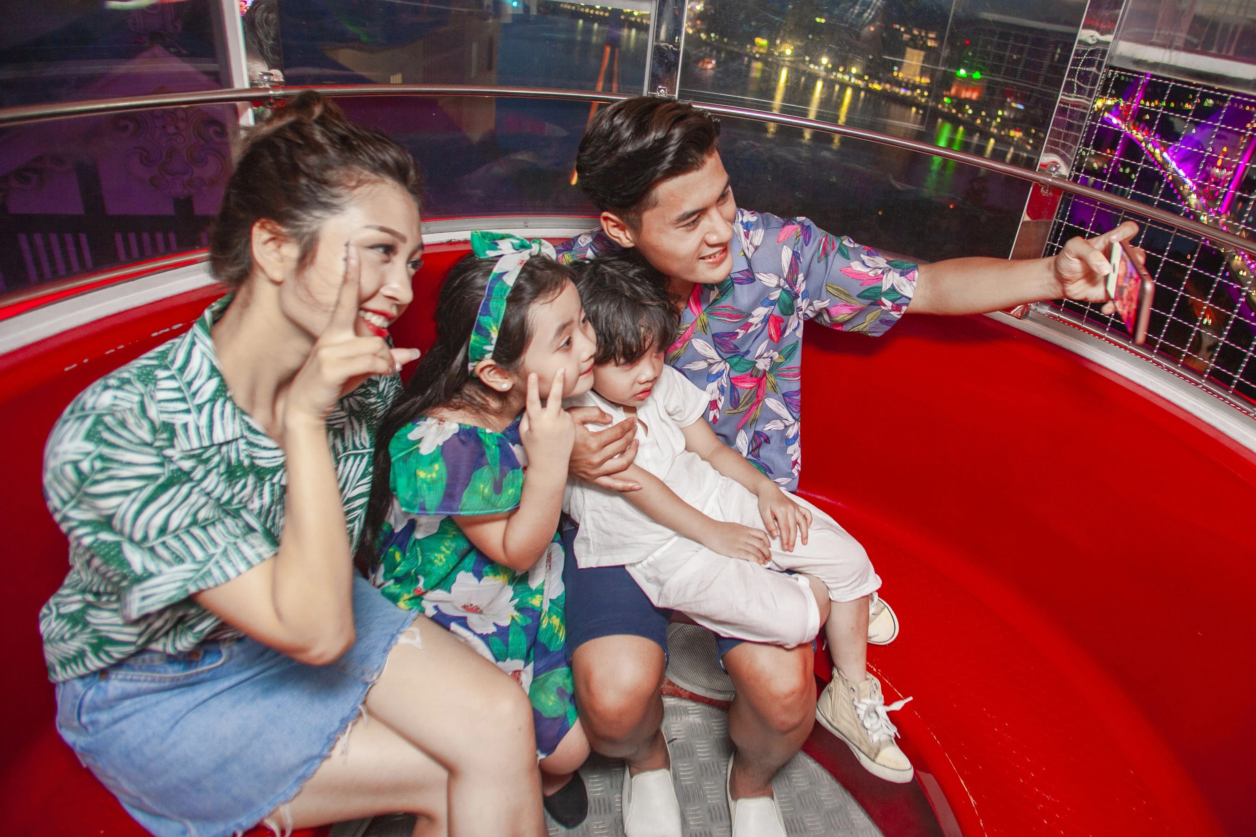 Loat trai nghiem vui choi, giai tri tai Ha Long dip le 30/4 hinh anh