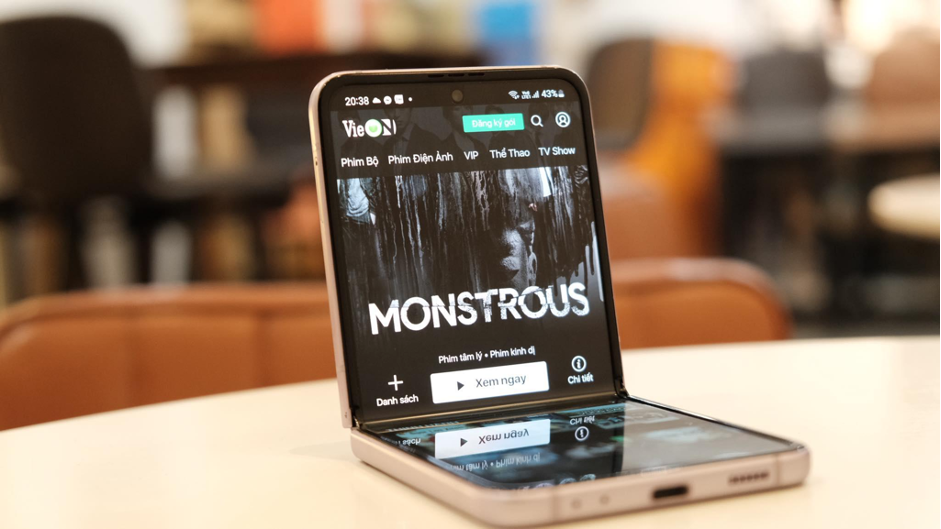 Nguoi dung noi gi sau 4 thang su dung Galaxy Z Flip3? hinh anh