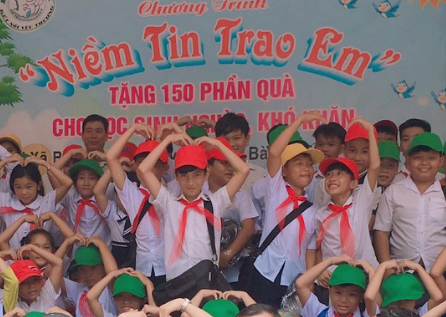 Bigo Live Viet Nam khoi dong chien dich ho tro tre kho khan den truong hinh anh