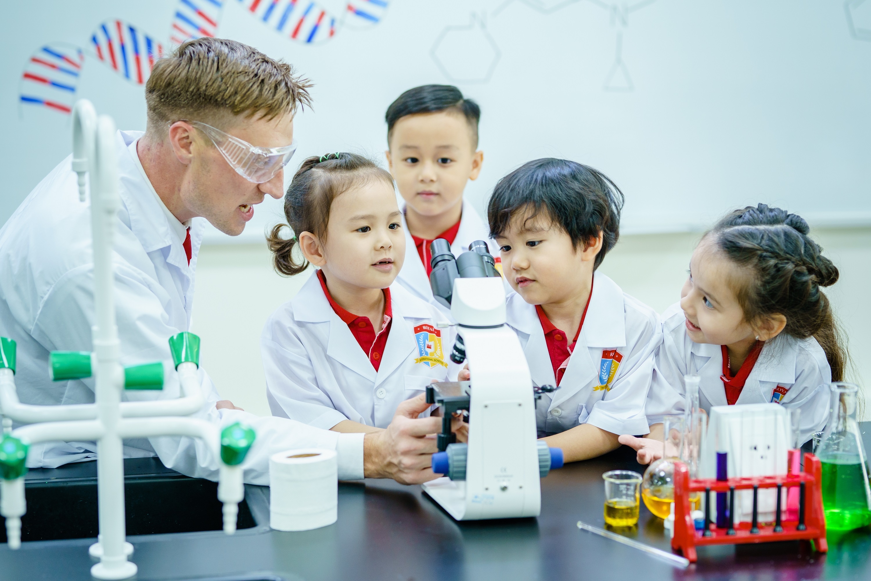 Nhập vai tòa án Liên Hợp Quốc,  Royal School ảnh 3 Nhap vai toa an Lien Hop Quoc,  Royal School anh 3