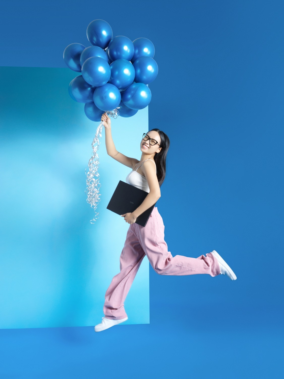 LG Gram 16,  chuan Intel EVO anh 3