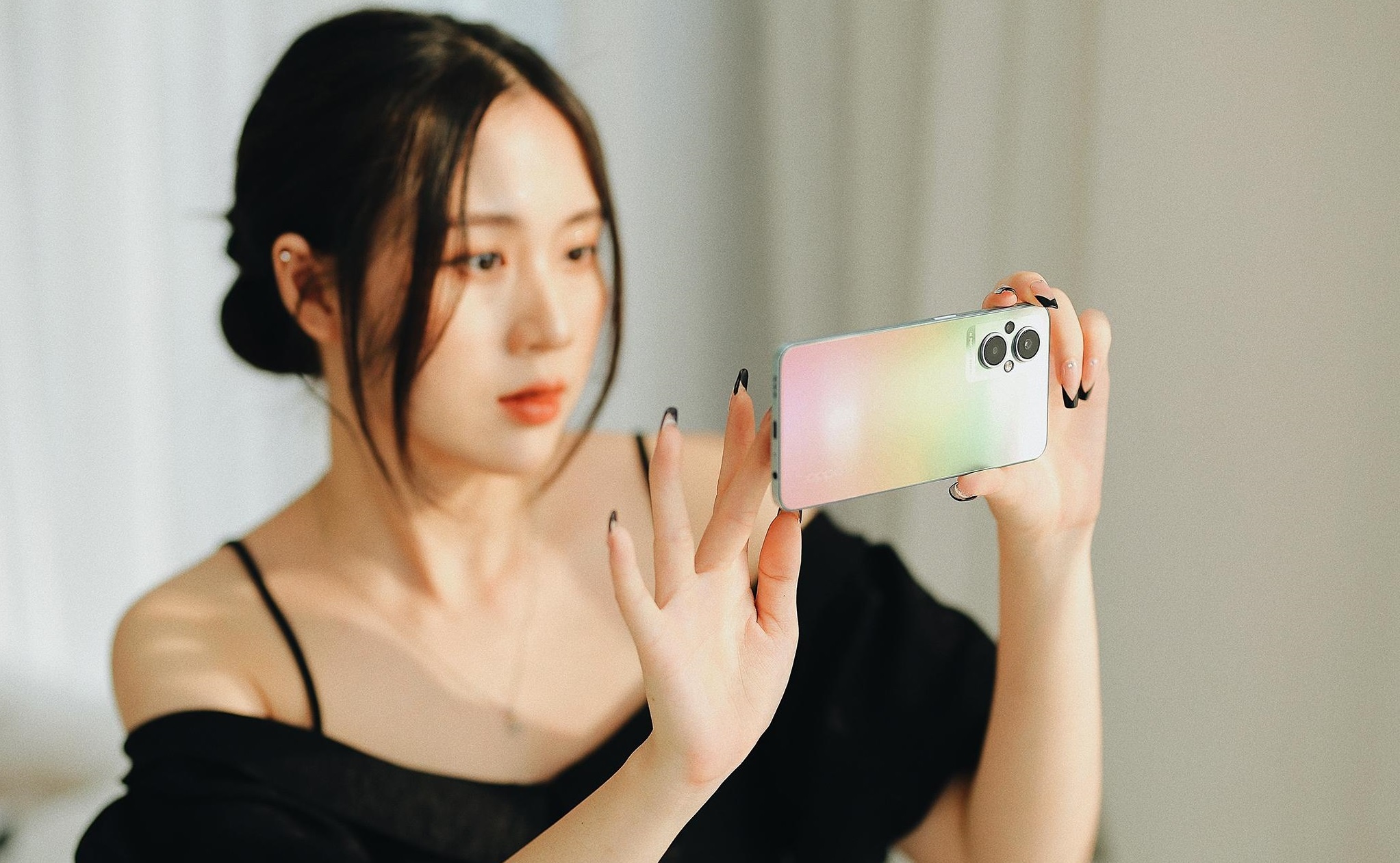 Nhan uu dai den 600.000 dong khi mua dien thoai Oppo tai FPT Shop hinh anh