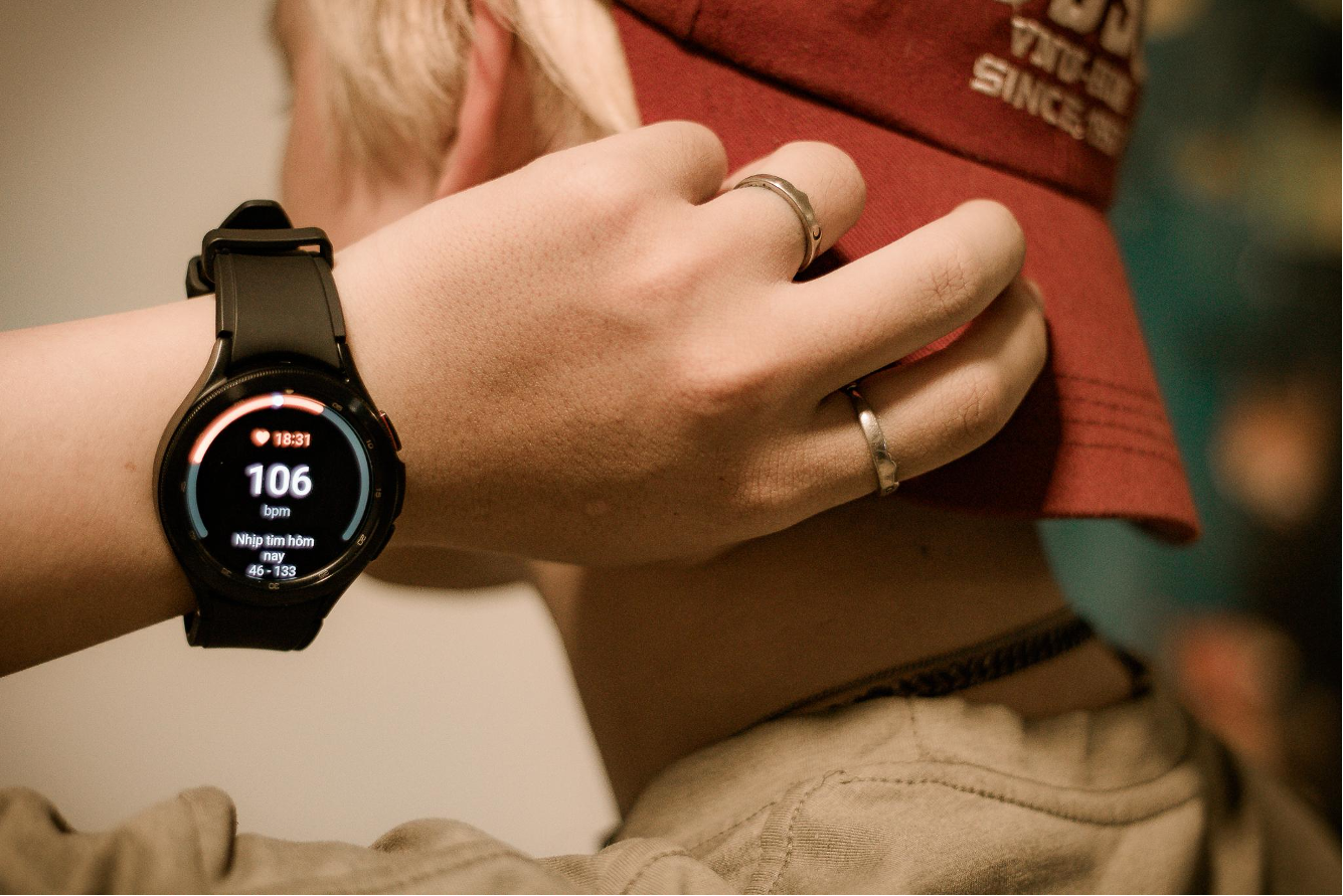 dong ho thong minh anh 4