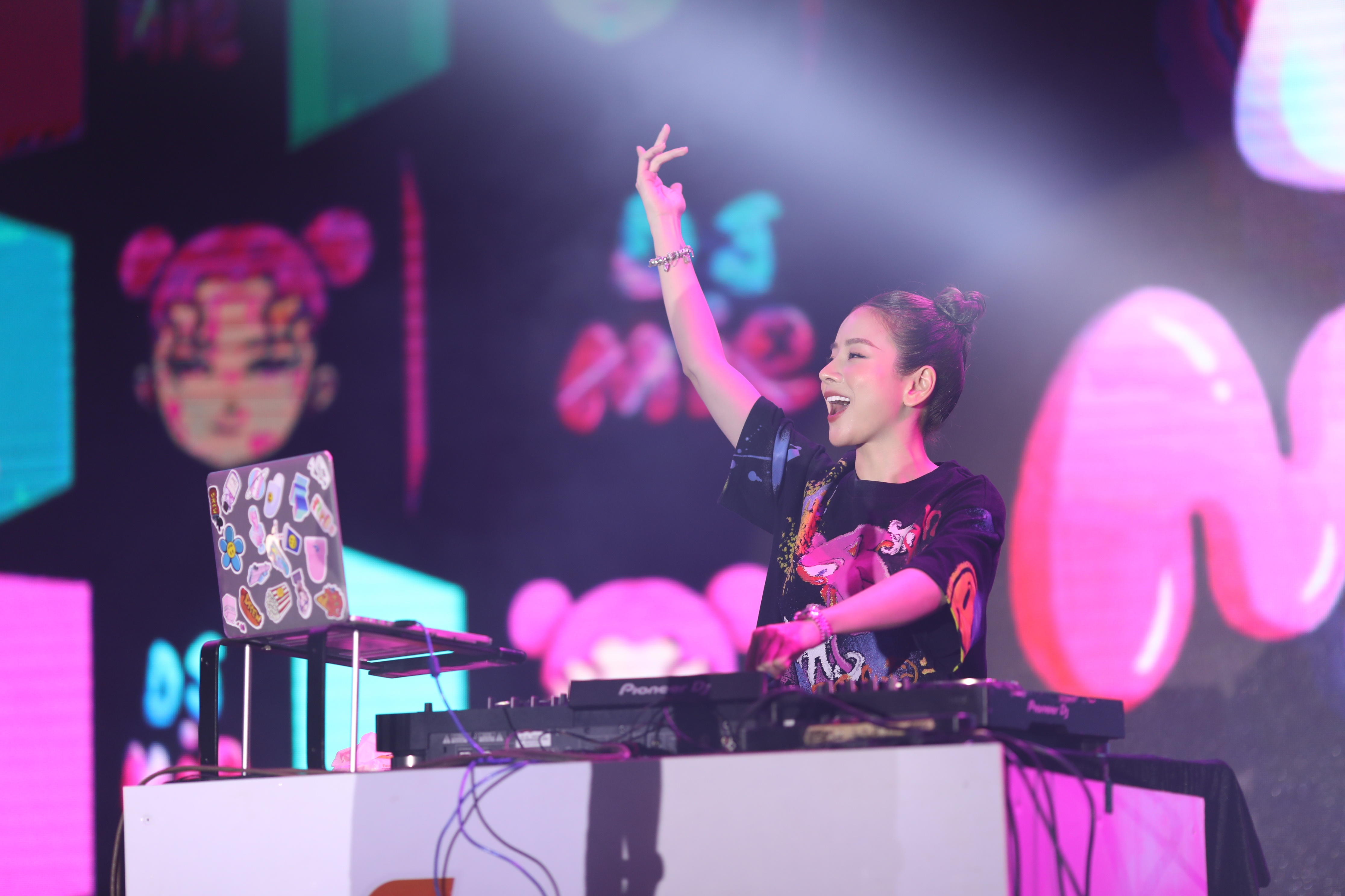 Happy Bee 11,  Cao dang FPT Polytechnic anh 7