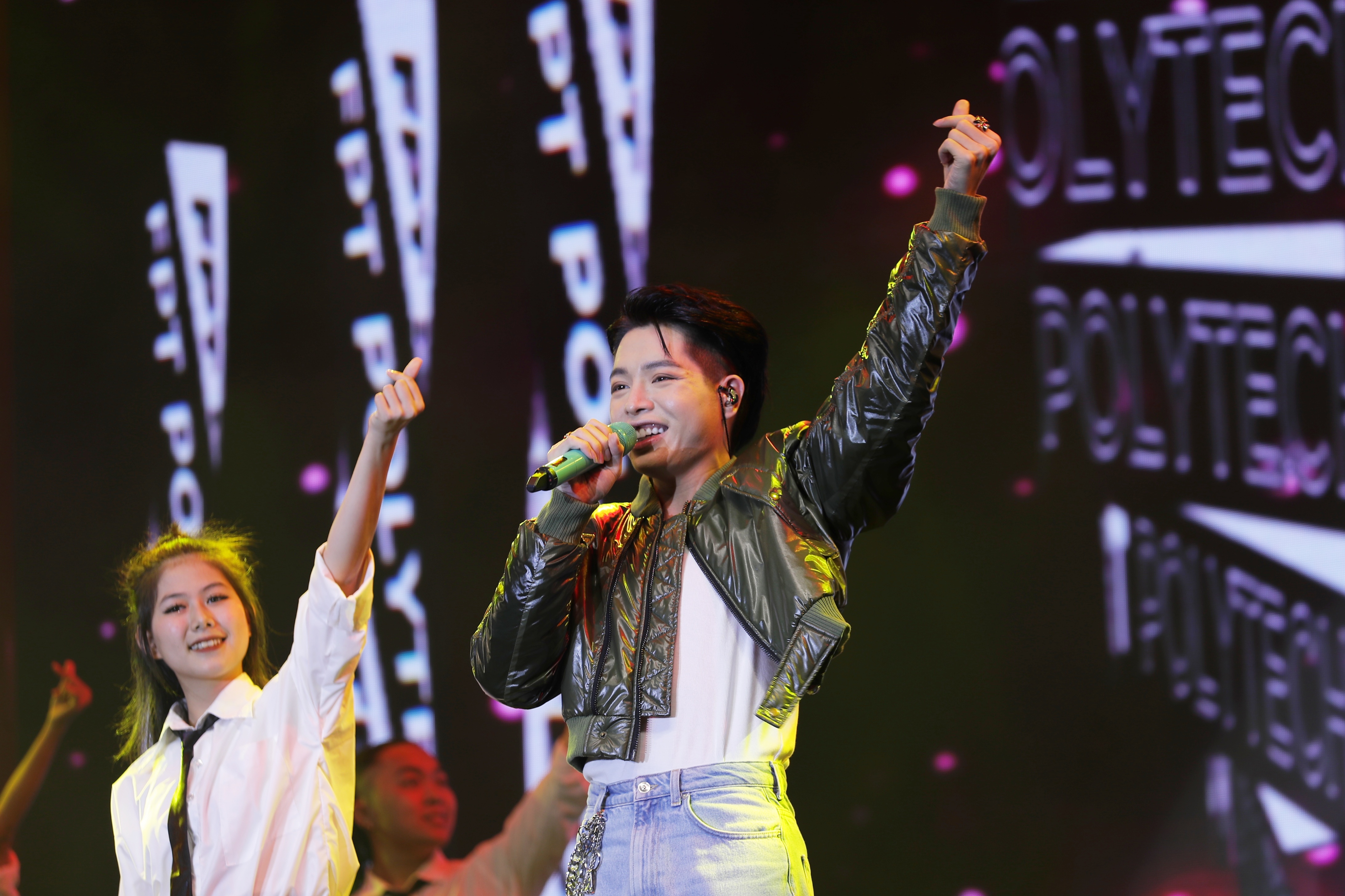 Happy Bee 11,  Cao dang FPT Polytechnic anh 5