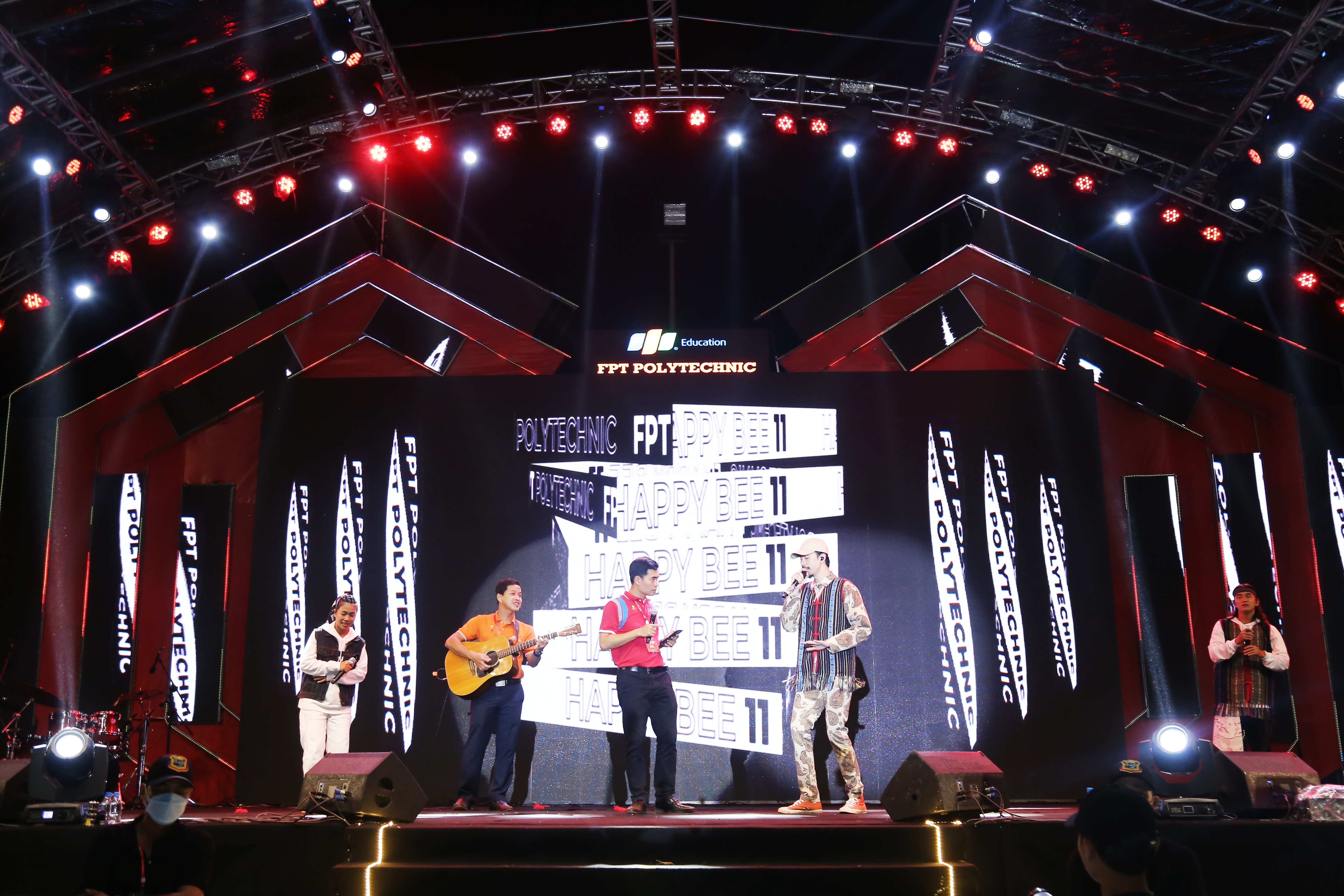 Happy Bee 11,  Cao dang FPT Polytechnic anh 2