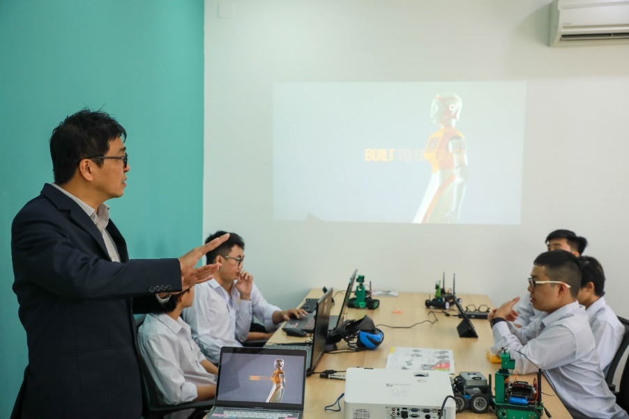 Dai hoc Quoc te Sai Gon,  SIU anh 2