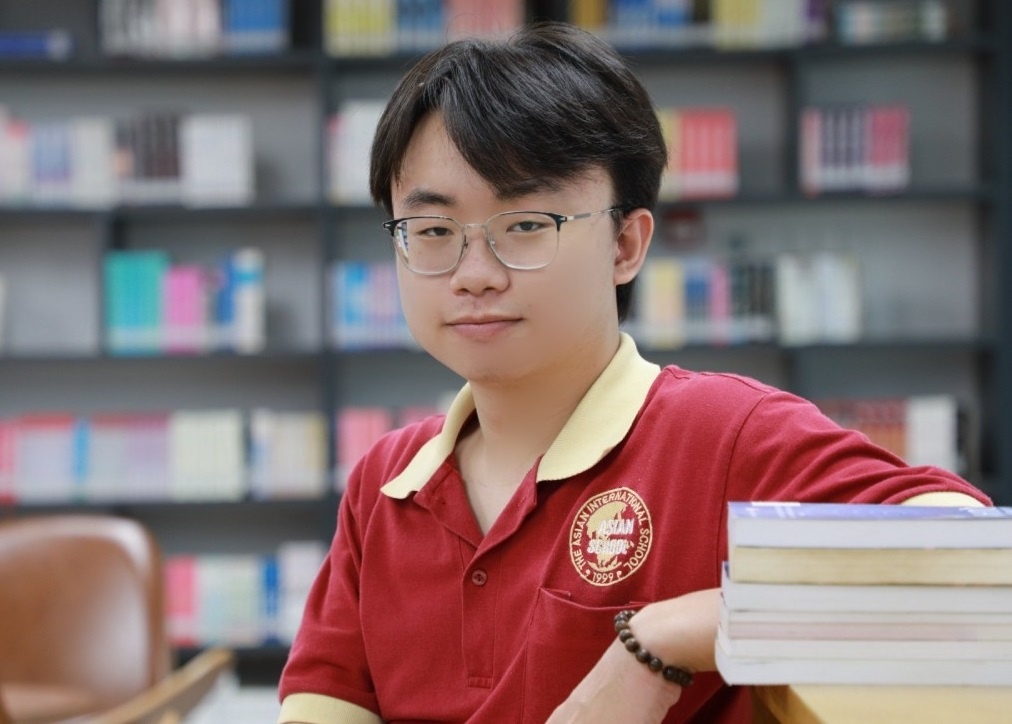 Chang trai chinh phuc IELTS8.0 tu nhung no luc khong ngung hinh anh