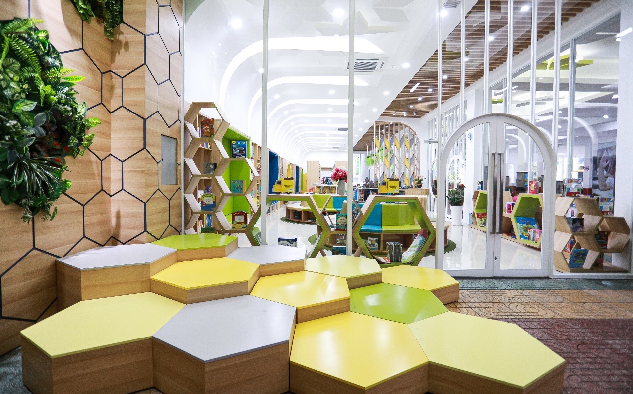 Truong Quoc te A Chau anh 3