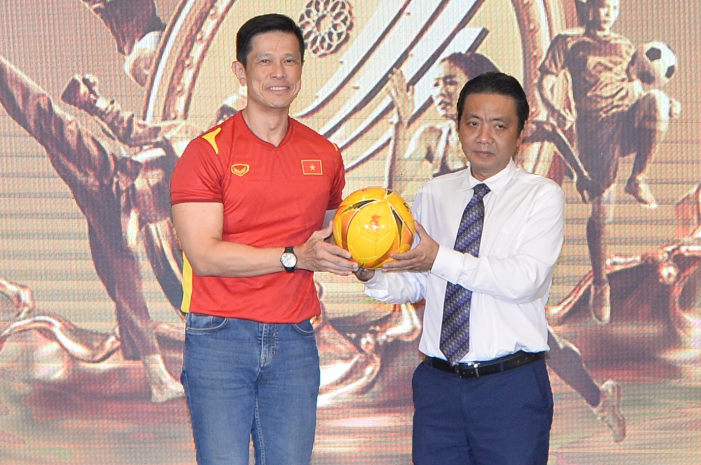 Sabeco lan toa tinh yeu the thao qua chuong trinh Viet Nam thang vang hinh anh