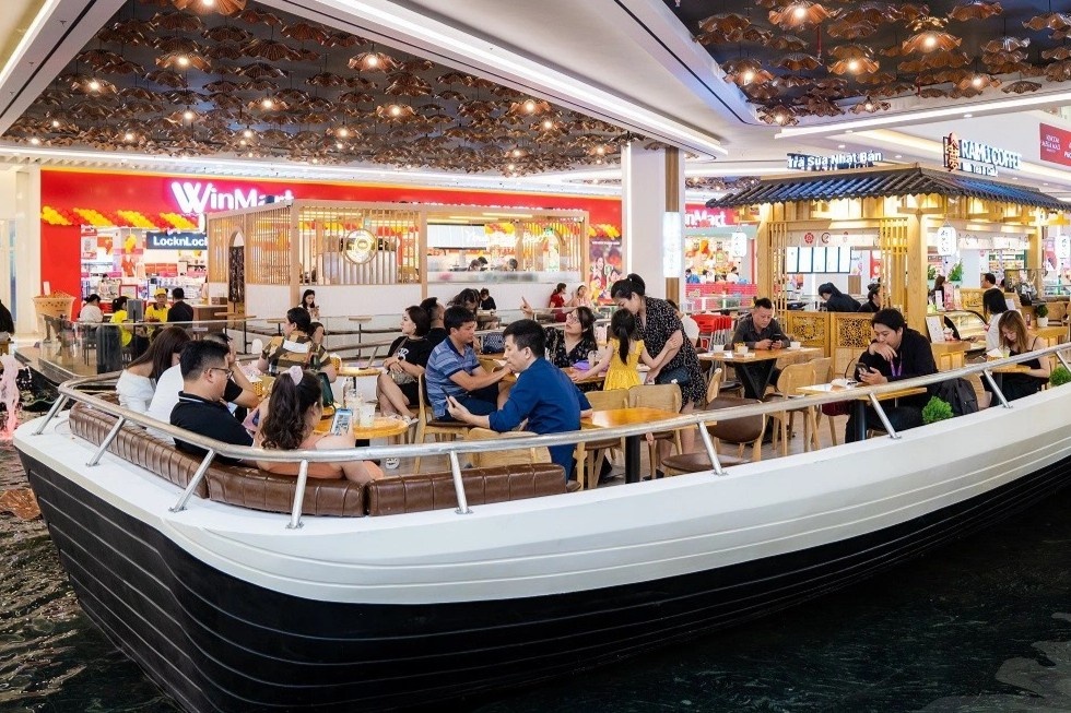 Vincom Mega Mall nang tam chuan song cho cu dan Vinhomes Smart City hinh anh