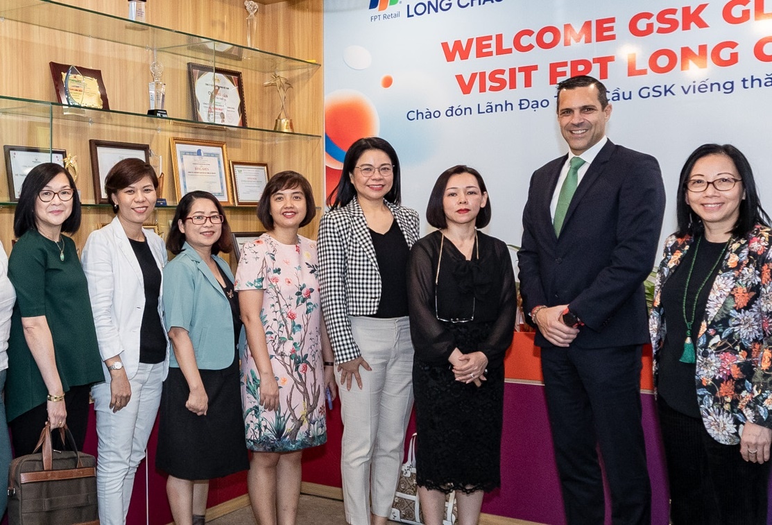 FPT Long Chau xuc tien hop tac voi hang duoc hang dau the gioi GSK hinh anh