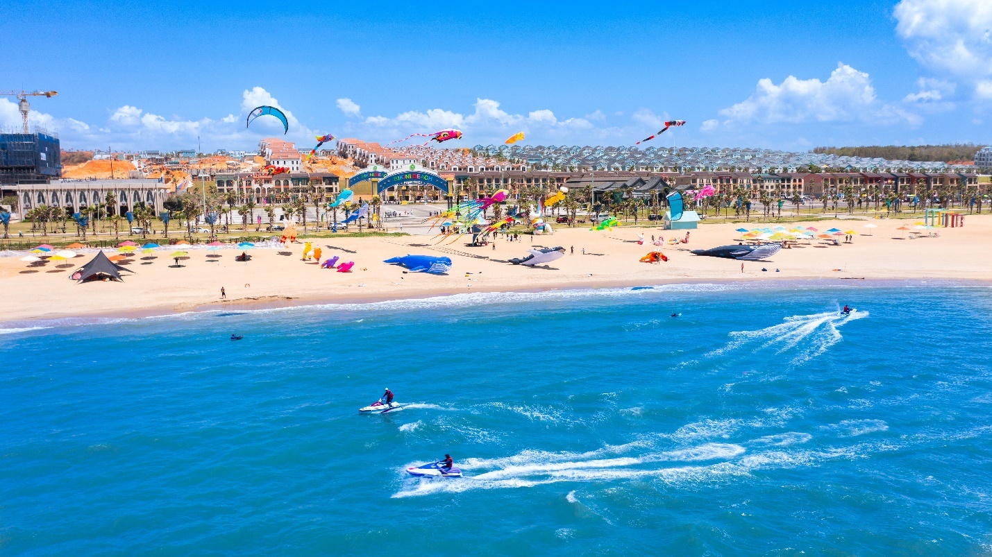 Du lich ‘chay da’ ngay truoc mua cao diem he hinh anh