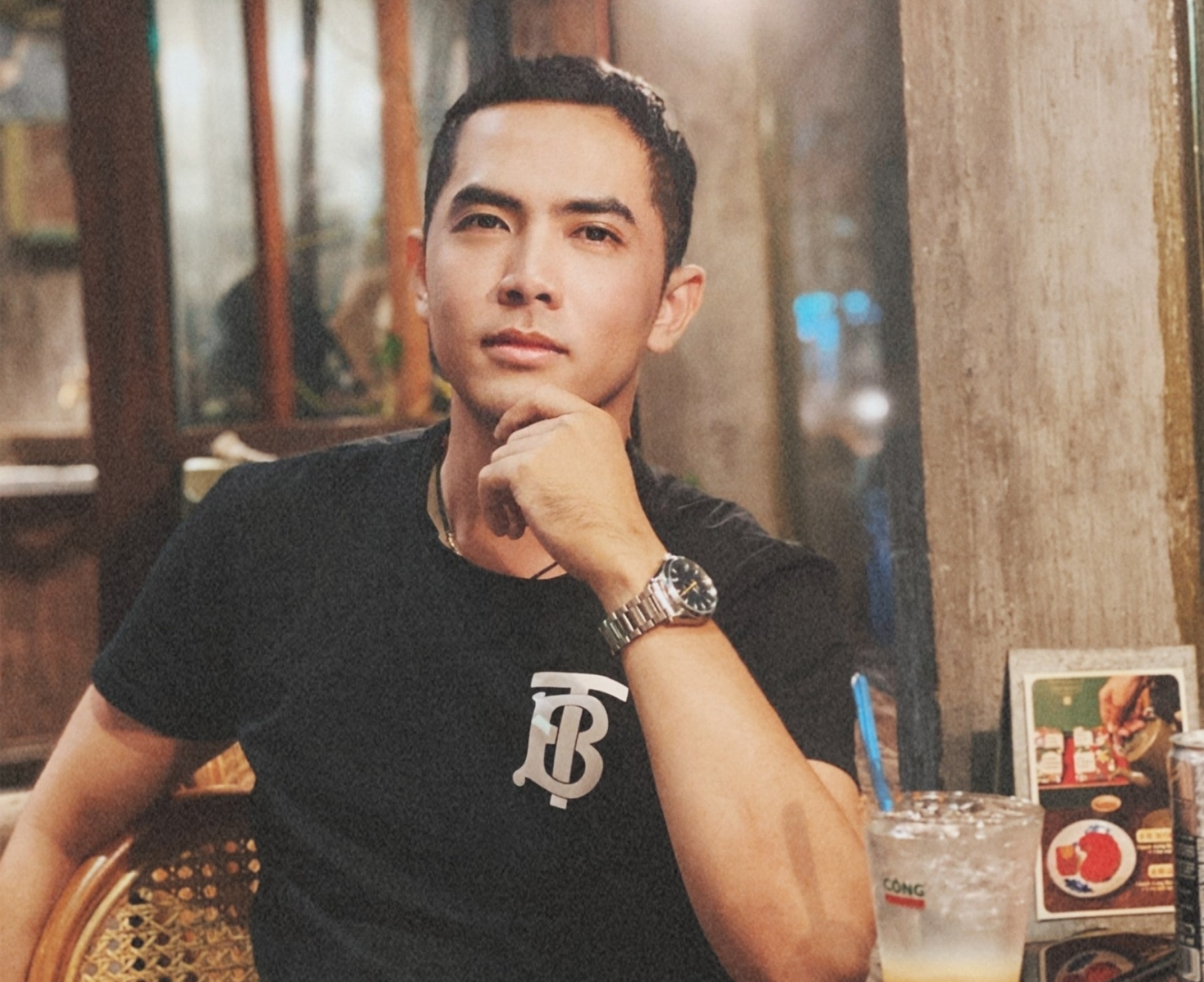 Nhac si Dang Phuong ke chuyen roi showbiz de kinh doanh dong ho hinh anh