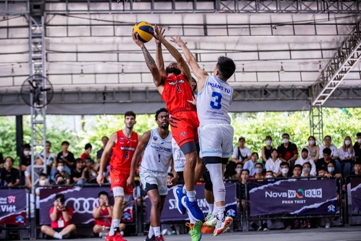 Doi Novalworld Phan Thiet tao dau an trong lan dau tham du VBA 3x3 hinh anh