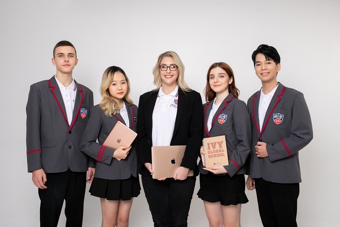 Ivy Global School trao hoc bong kep tu cap pho thong den dai hoc hinh anh