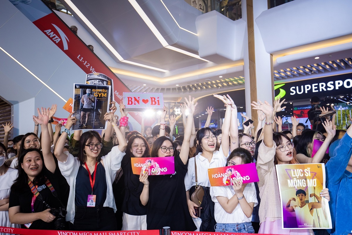 Vincom Mega Mall Smart City,  TTTM phia tay Ha Noi anh 10