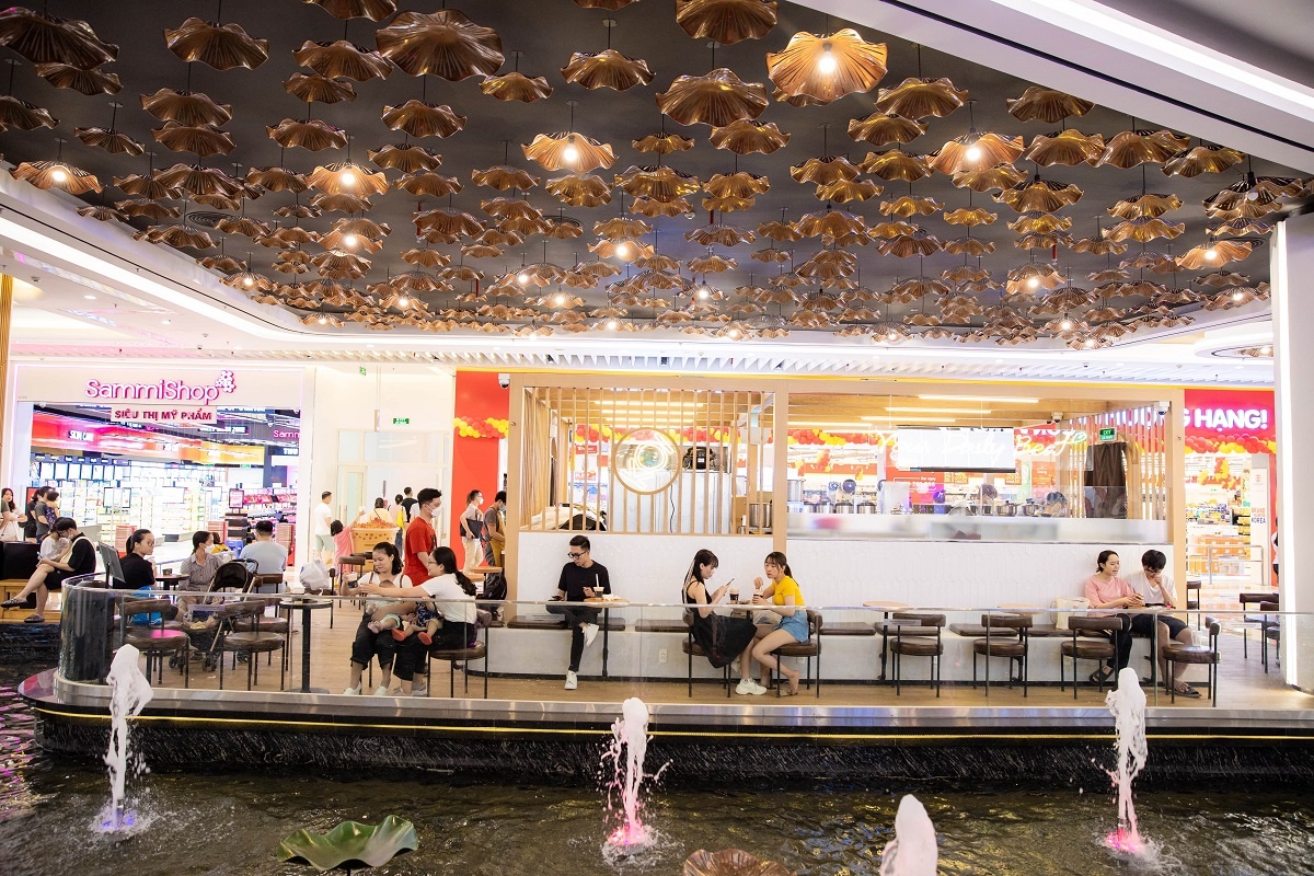 Vincom Mega Mall Smart City,  TTTM phia tay Ha Noi anh 14