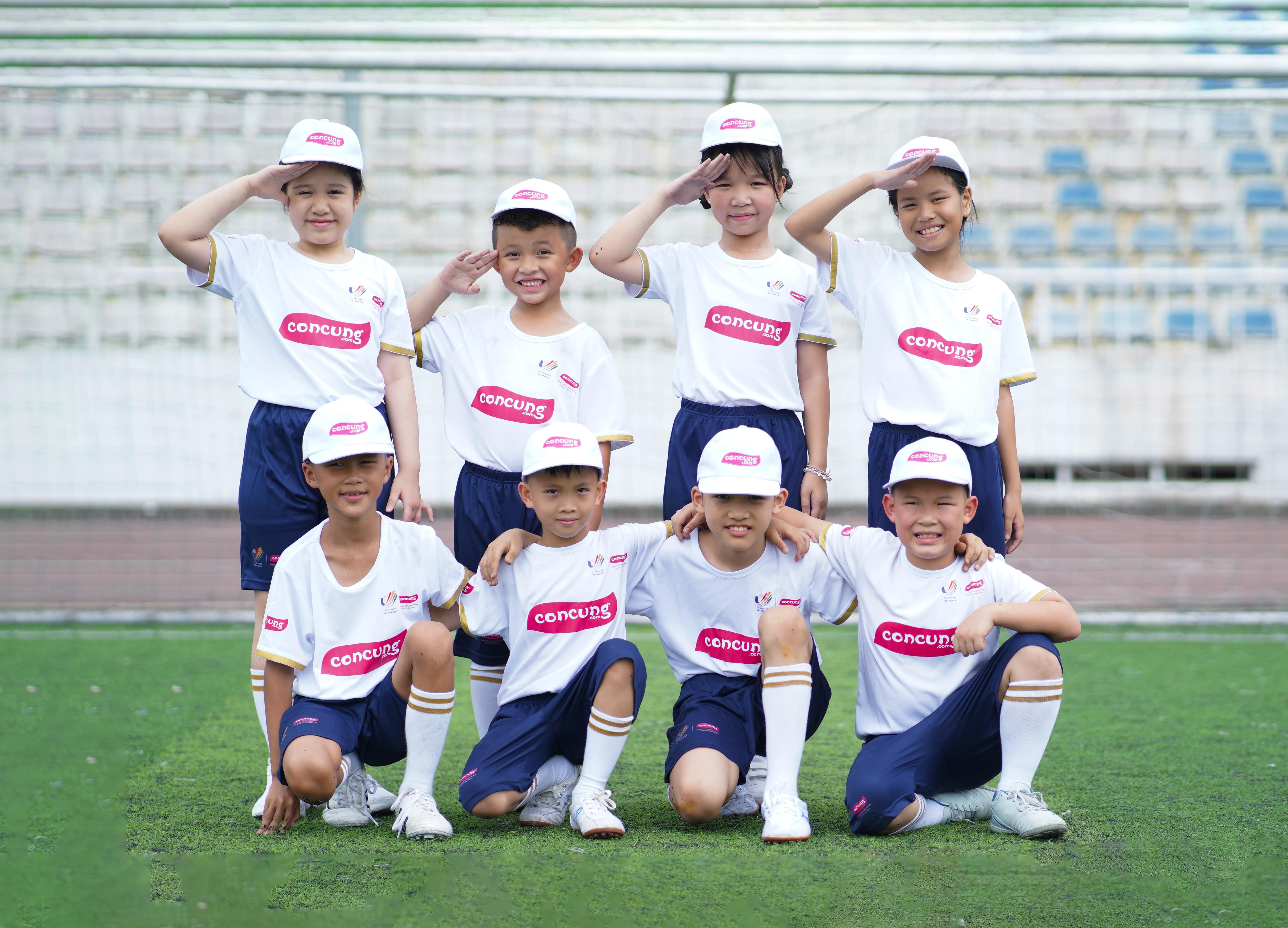 8 em be co mat o Ha Noi, san sang thap tung tuyen thu tai SEA Games 31 hinh anh