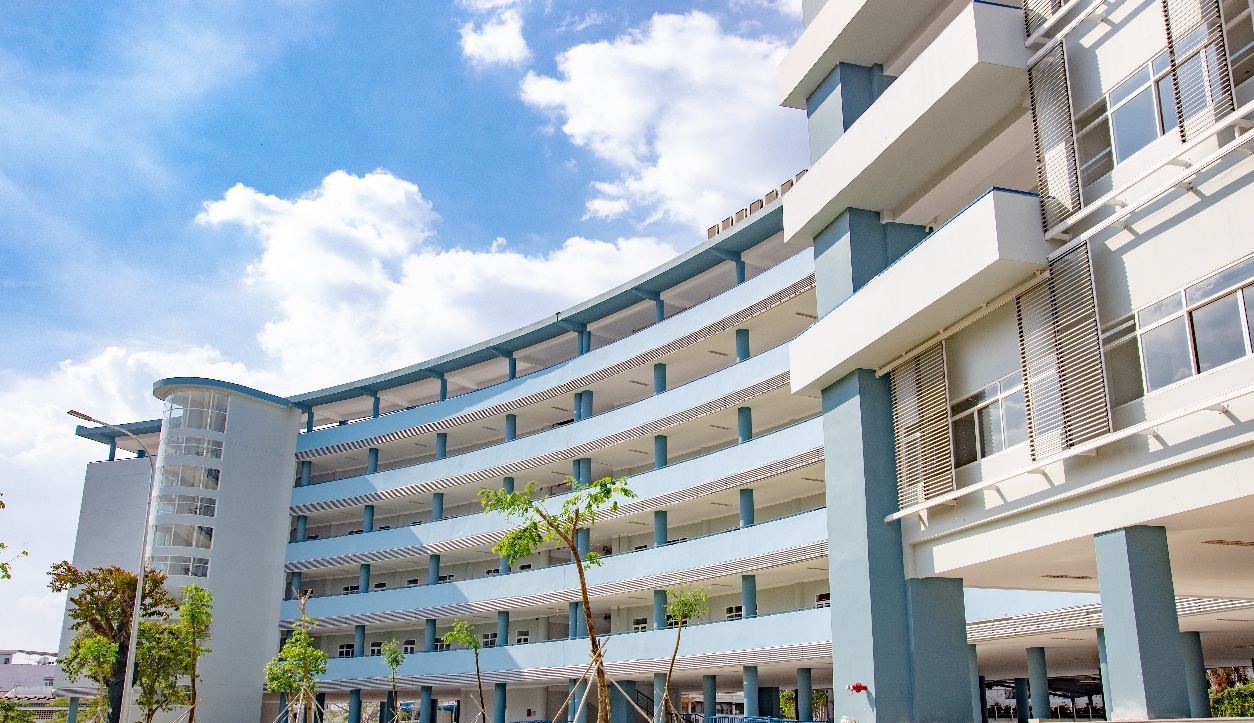 Dai hoc Ngan hang anh 1