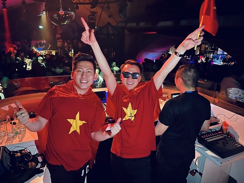 DJ Binh Ho khoe ca tinh am nhac tai su kien o Berlin hinh anh