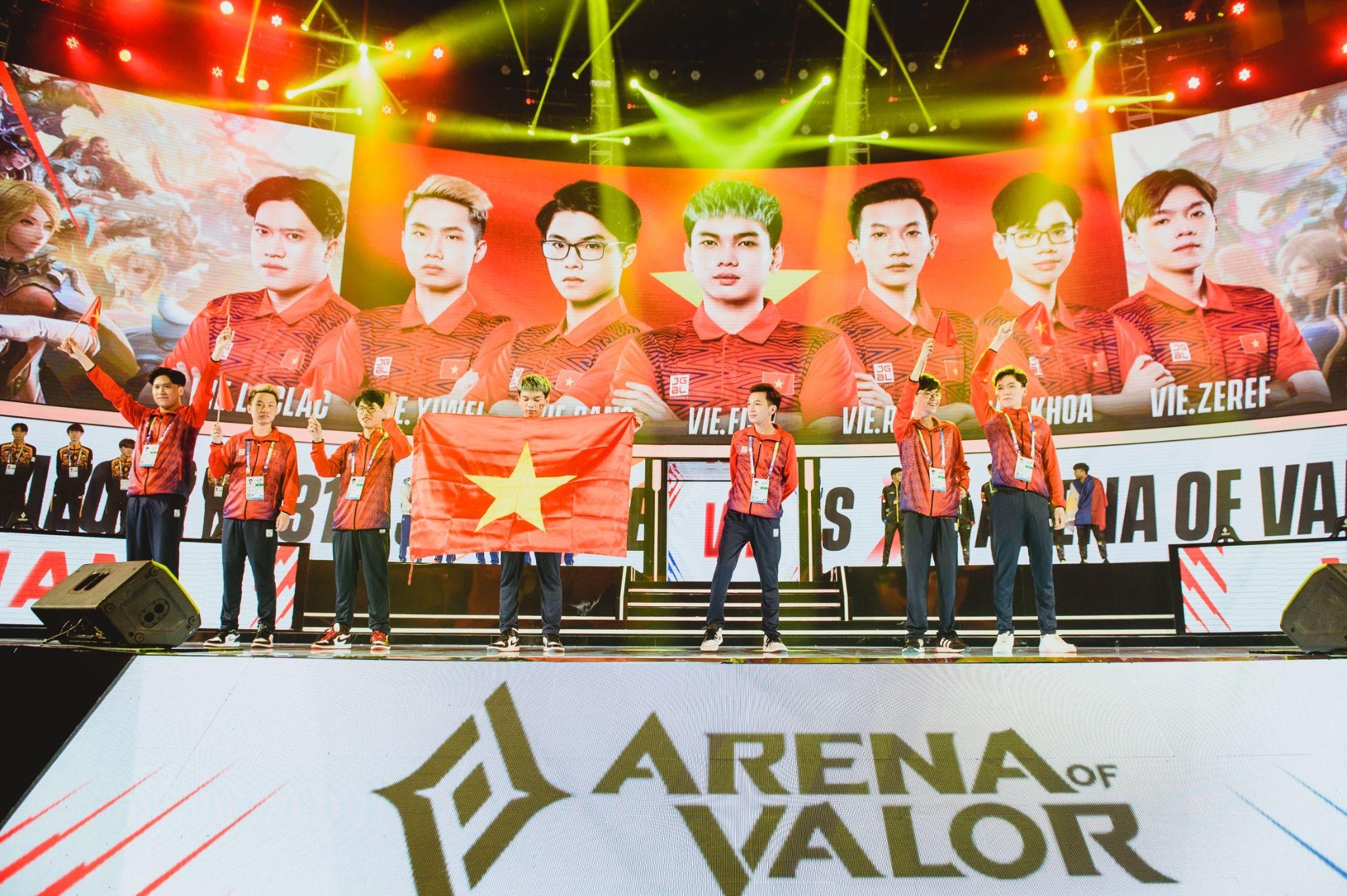 Khong khi soi dong ngay khai mac noi dung Lien Quan Mobile hinh anh