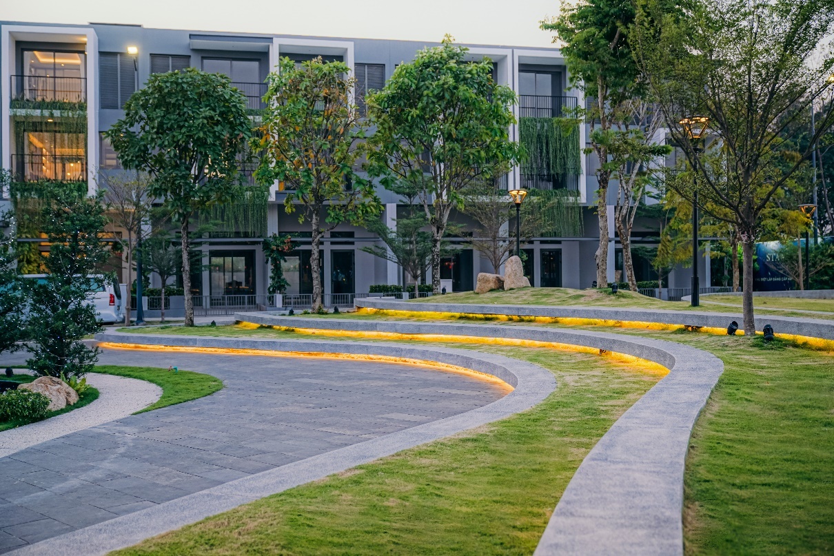 Bat dong san thu hut nha dau tu trong boi canh thi truong bien dong hinh anh