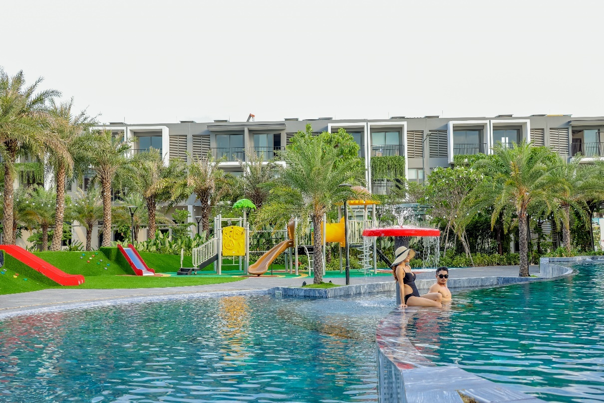 The Standard,  An Gia anh 3