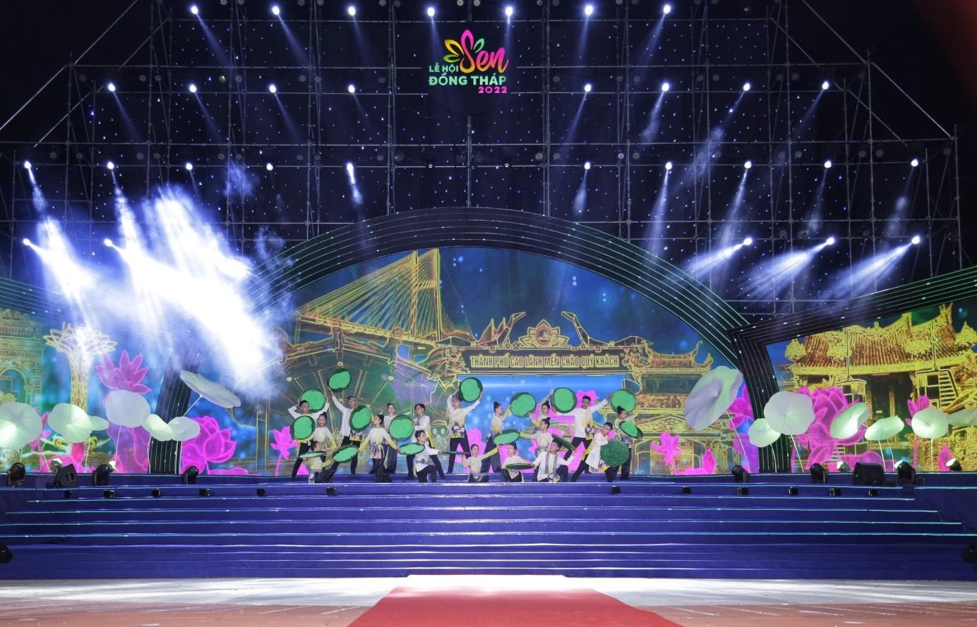 Le hoi Sen Dong Thap lan thu I anh 1