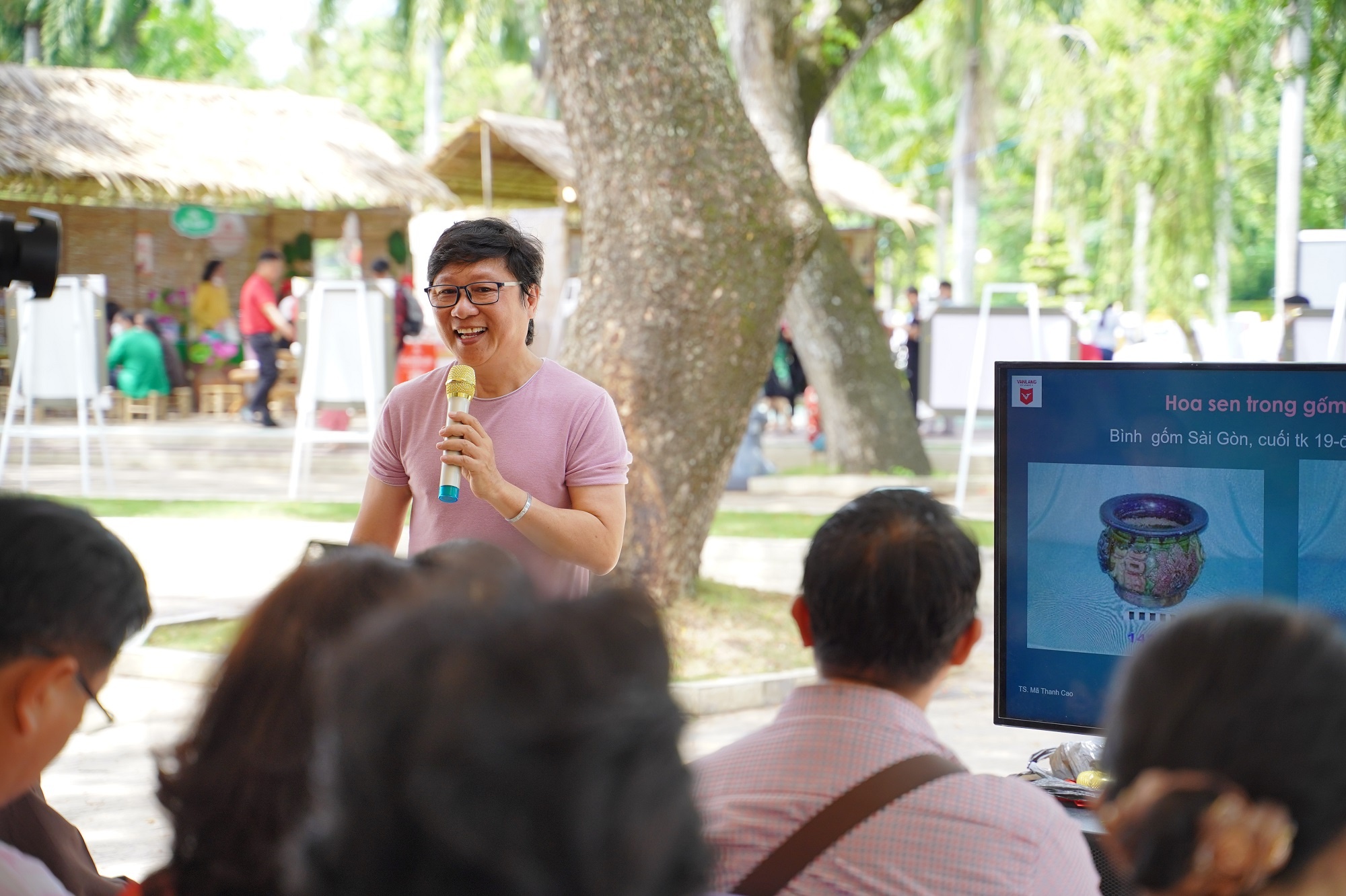 Le hoi Sen Dong Thap lan thu I anh 3