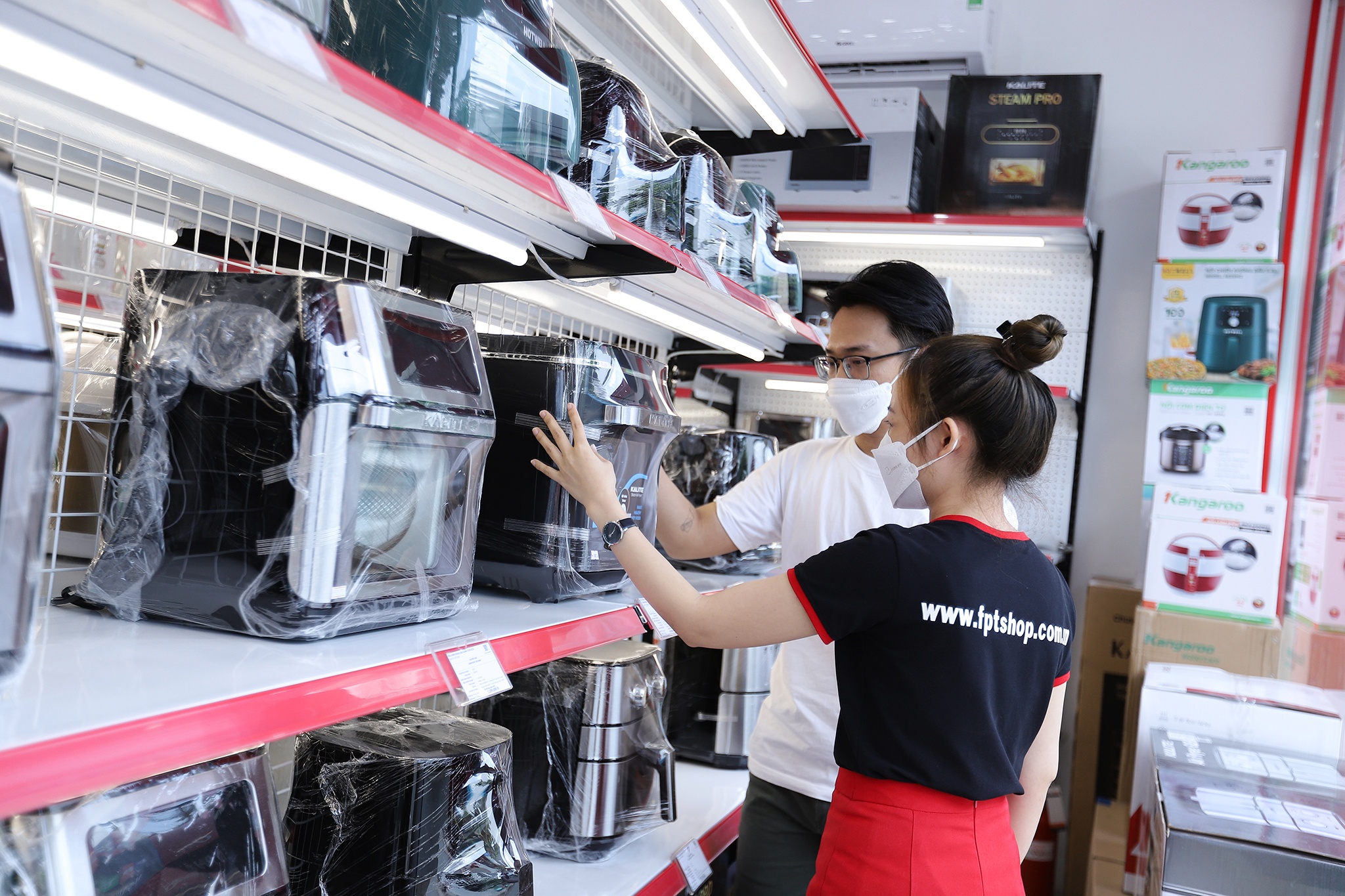 FPT Shop,  uu dai anh 2