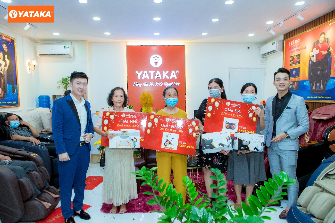 Yataka,  ghe massage anh 1