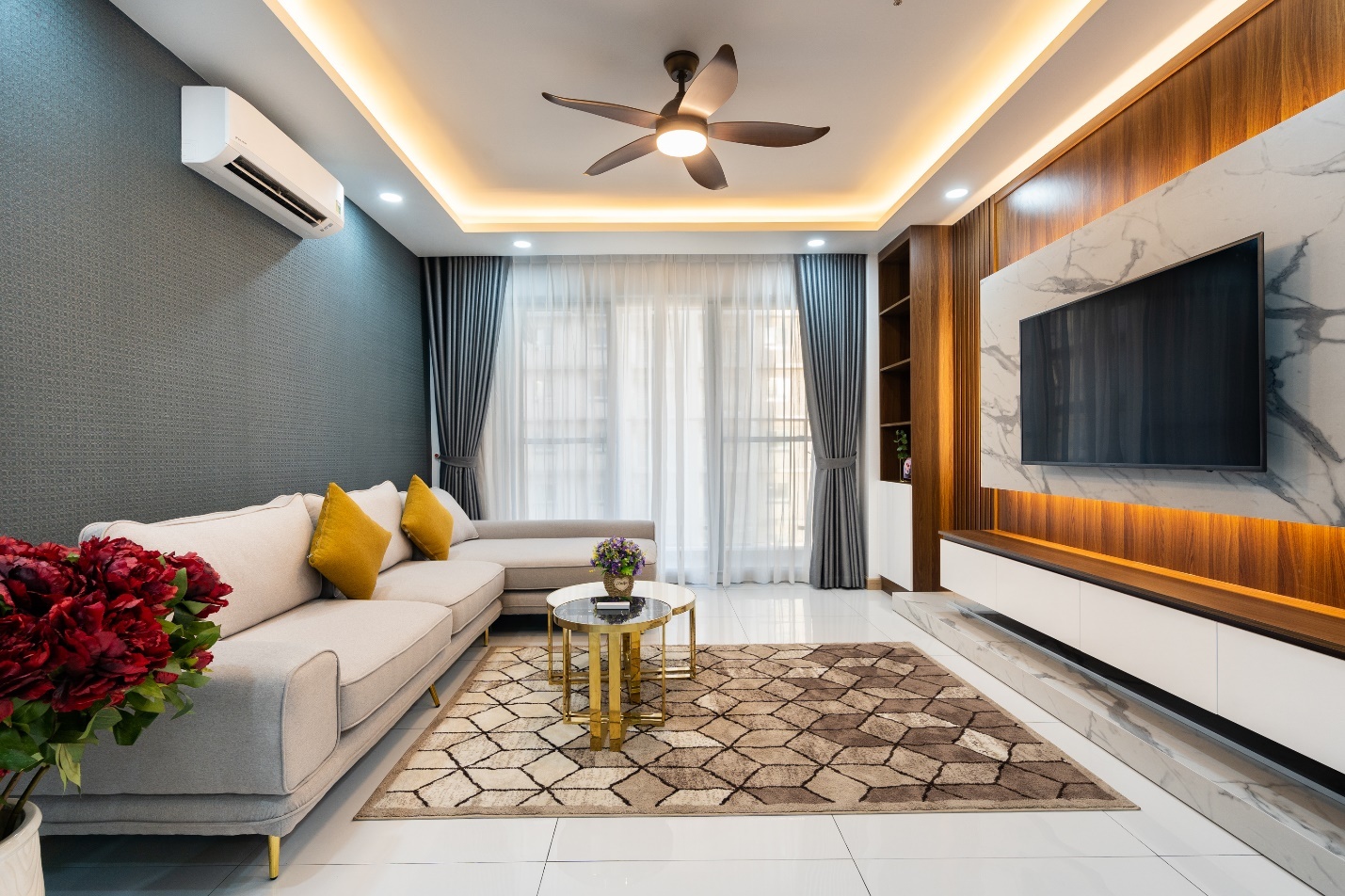 Cosmo City,  du an quan 7 anh 2