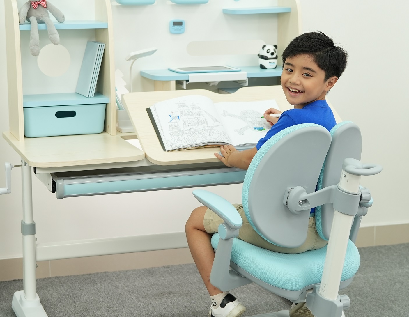 Ngan ngua gu lung, chong can voi ban ghe ZAC Ergonomic hinh anh