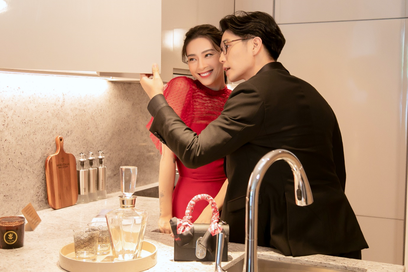 Ngo Thanh Van, Huy Tran hen ho tai can ho hang hieu trung tam TP.HCM hinh anh