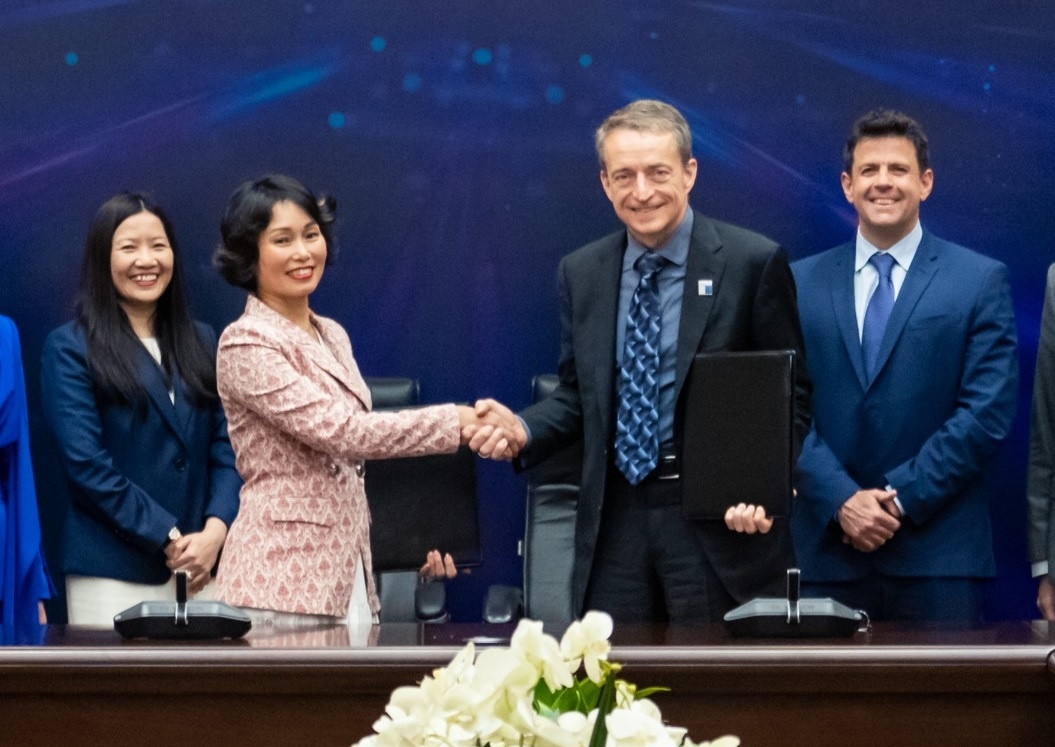 Vingroup va Intel ky ket hop tac chien luoc ve cong nghe hinh anh