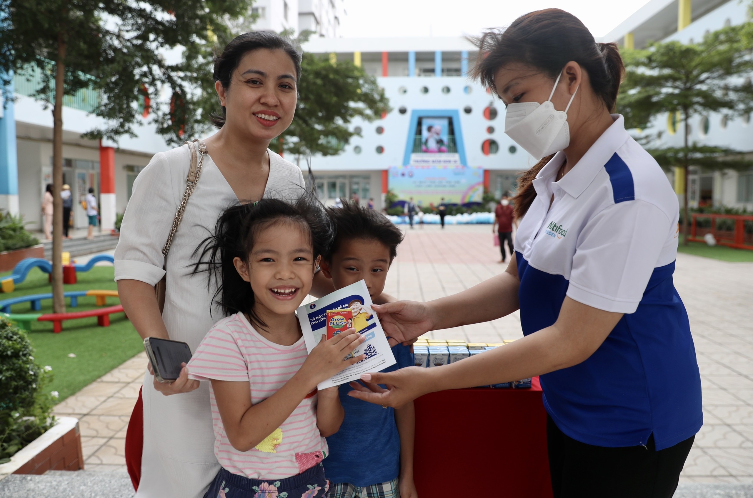 Nutifood,  tu van thua can beo phi anh 4