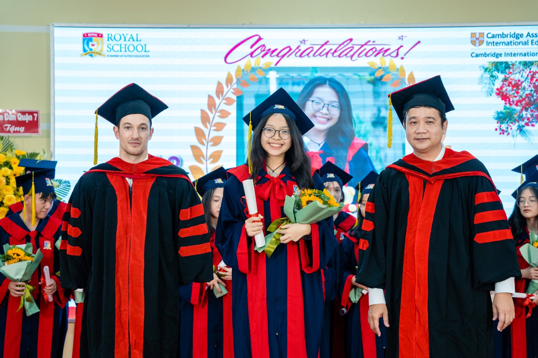 Loi tri an dang nho tai le tot nghiep cua hoc sinh Royal School hinh anh