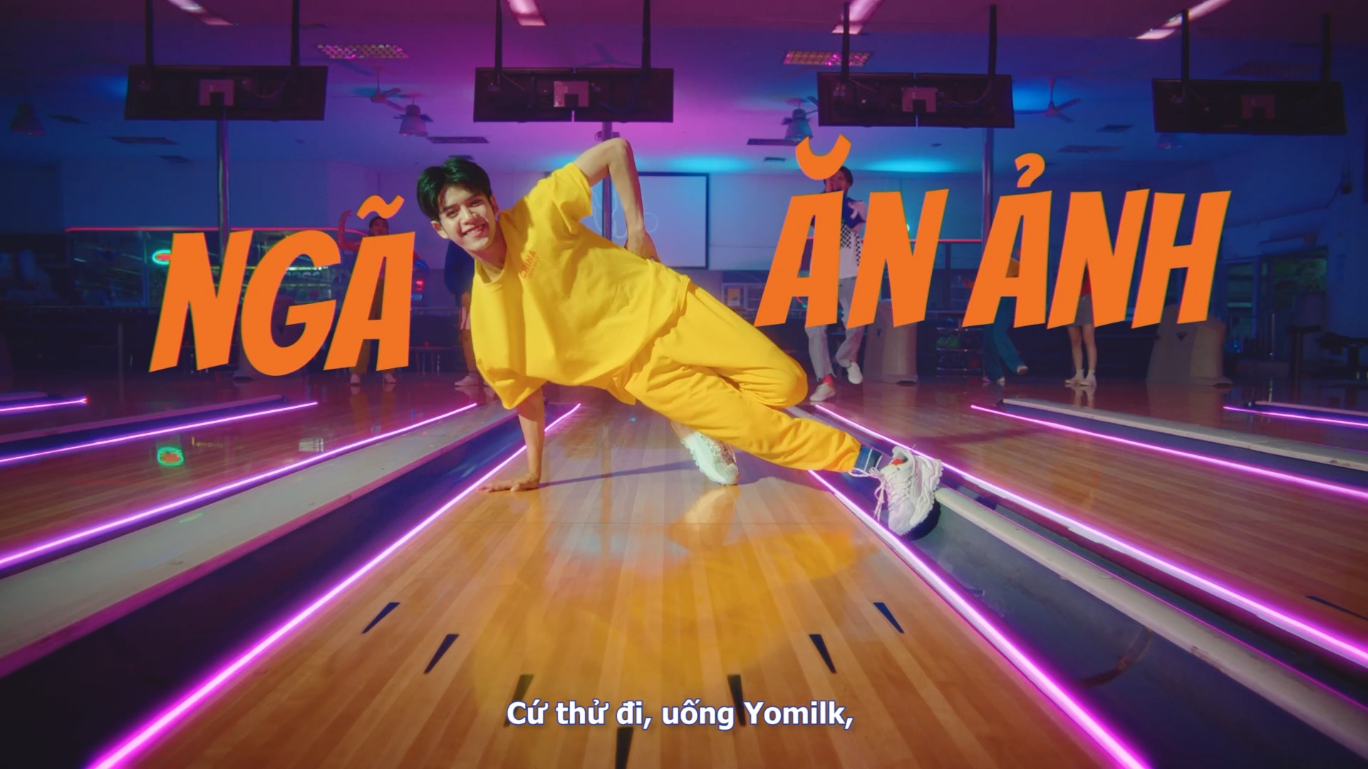 Vinamilk,  YoMilk,  gu Z anh 6