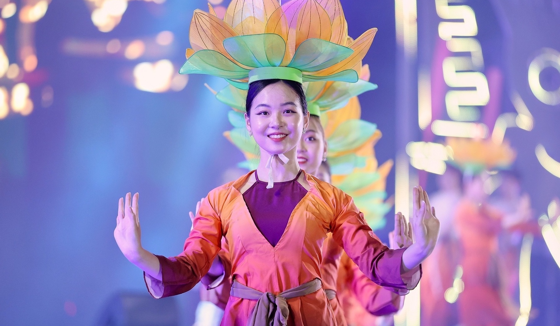 Sam Son,  La Fiesta anh 6