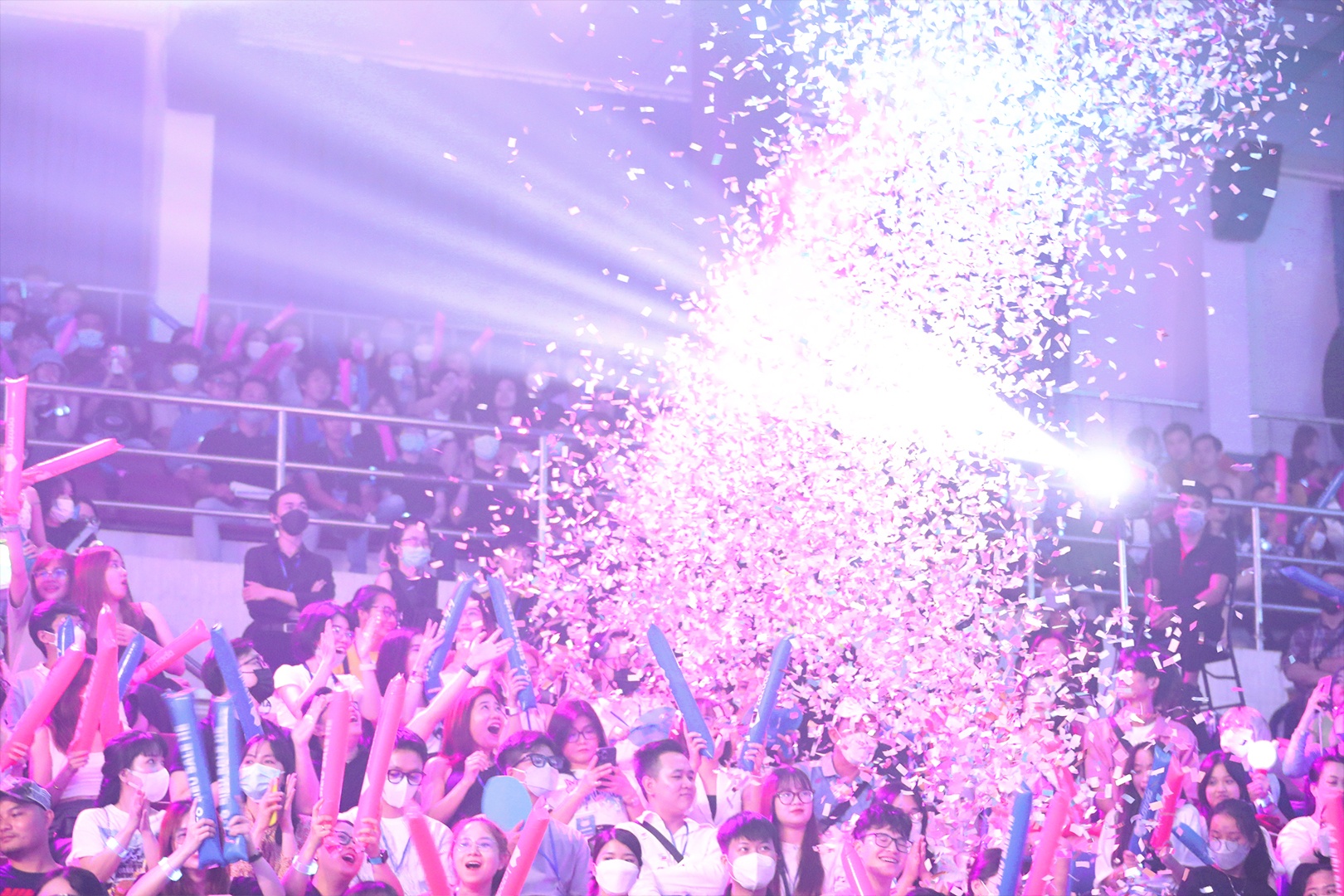 Hè tới, sale chơi tới, Lazada ảnh 21 He toi, sale choi toi, Lazada anh 21