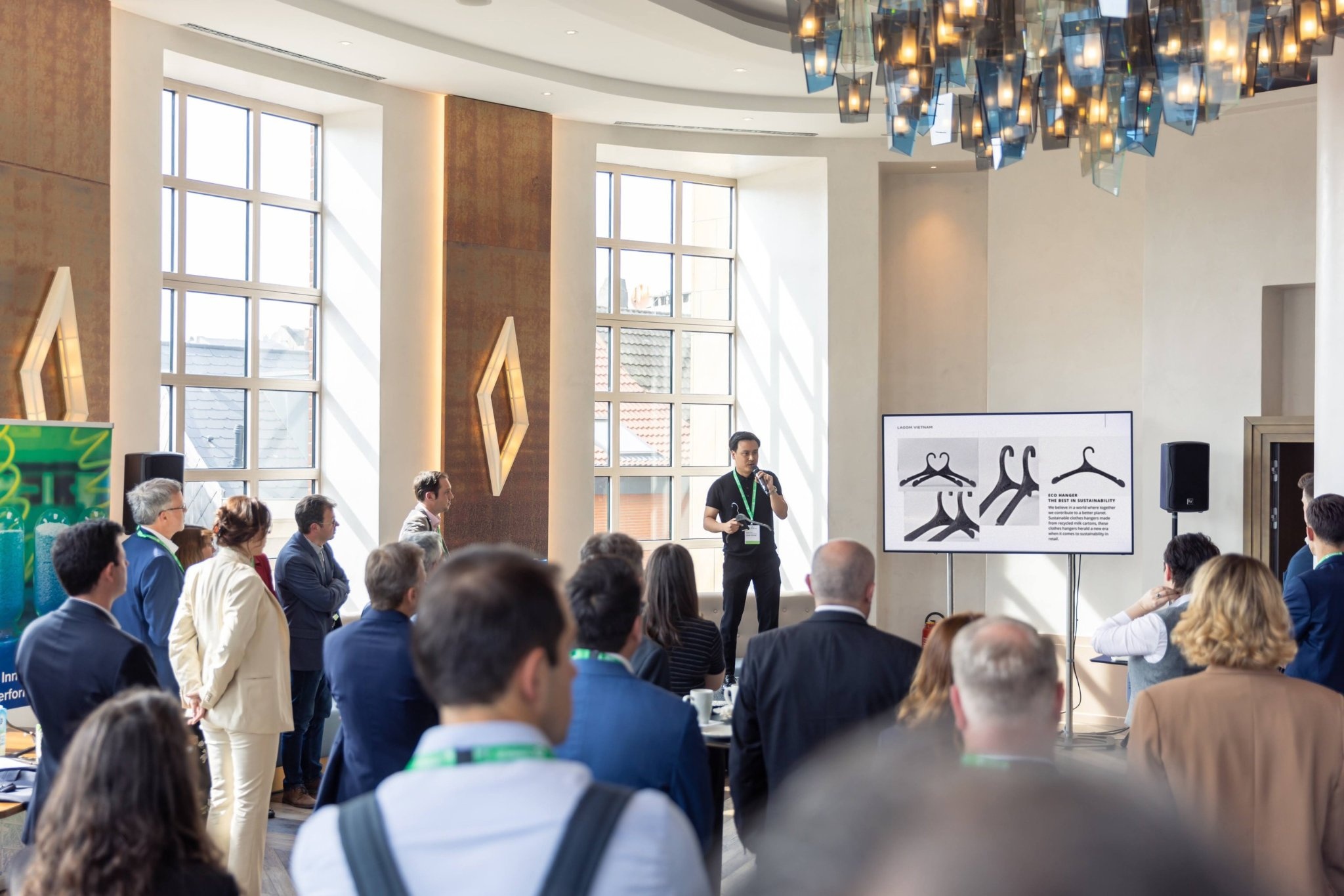 Shopee,  Chon xanh cung Shopee anh 3