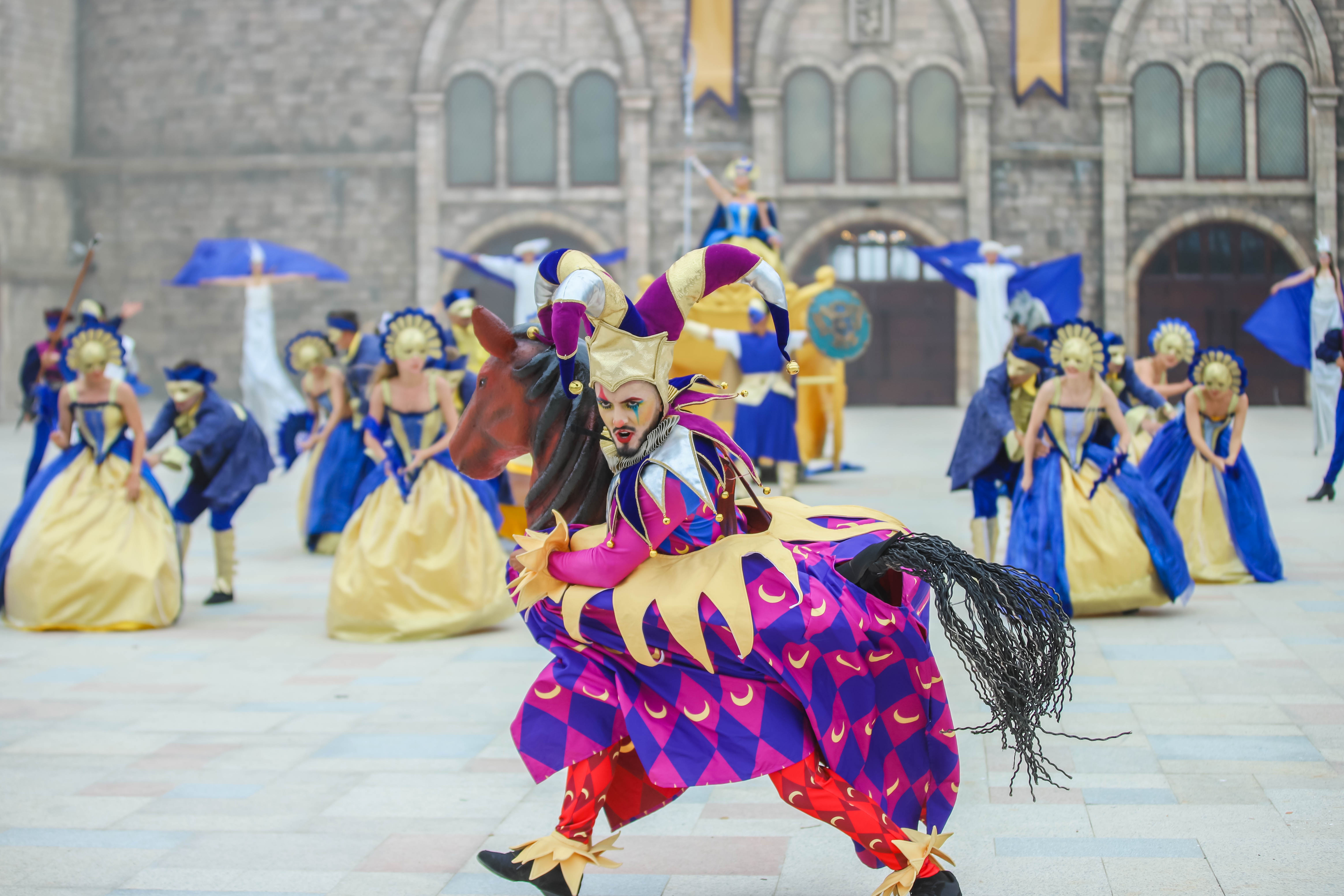 Suc hut tu show dien 'Tran chien o vuong quoc Mat Trang' hinh anh