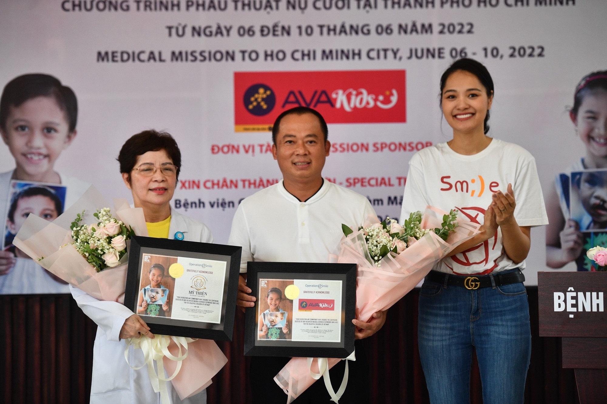 AVAKids,  me va be anh 9