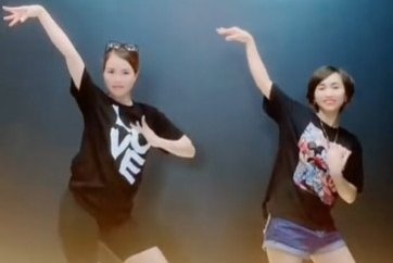 Gioi tre tham gia 'Dong Dance Challenge', lan toa thong diep tich cuc hinh anh