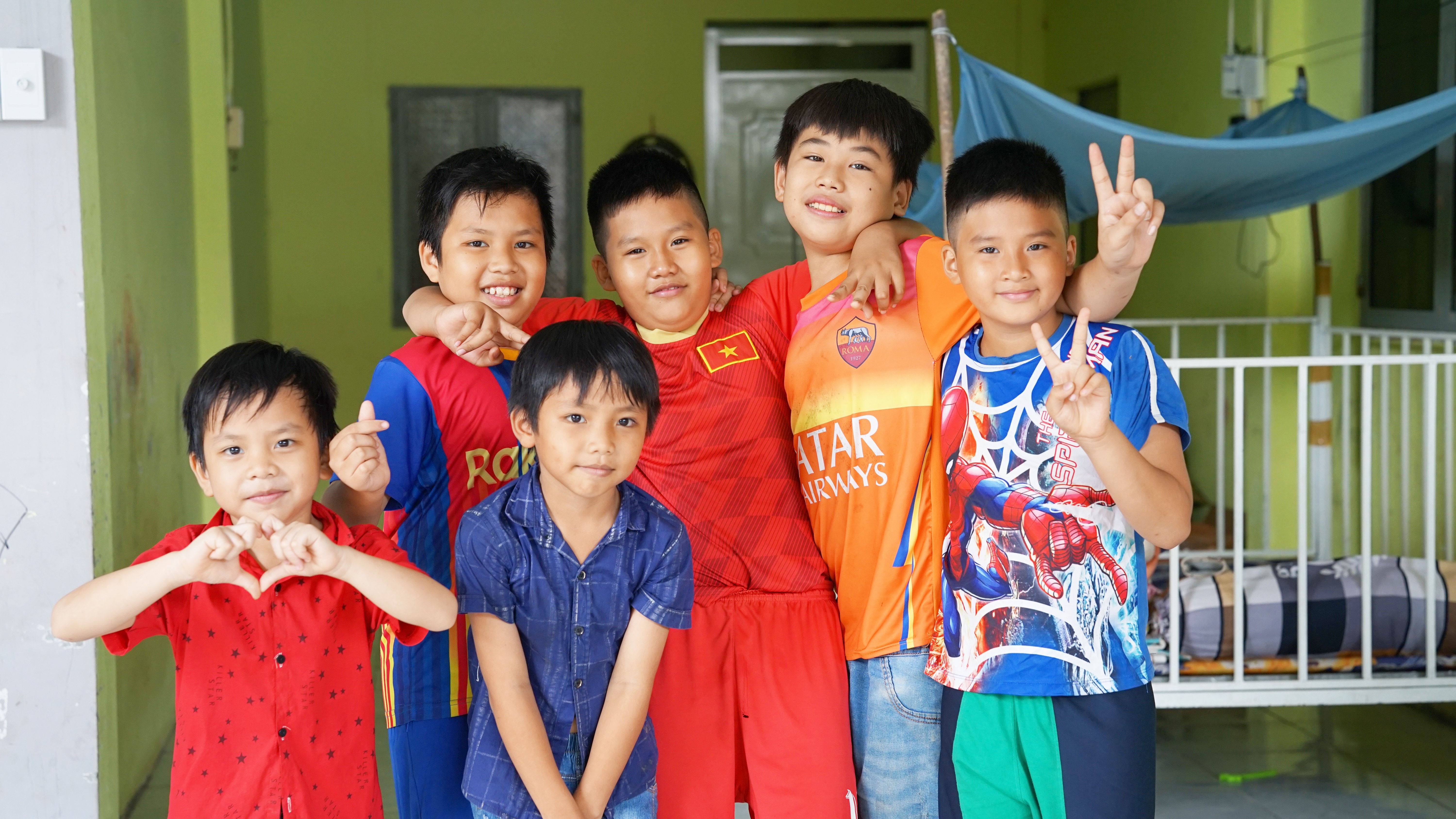 ‘Bua an tron ven’ thap sang nu cuoi tai cac mai am hinh anh