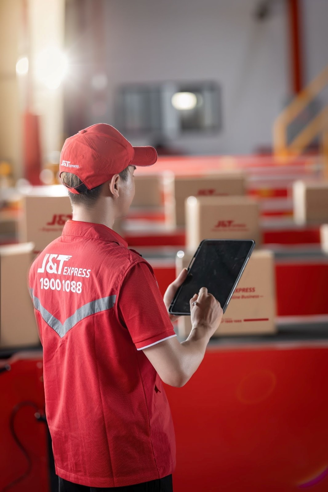 Chuyen phat nhanh anh 1