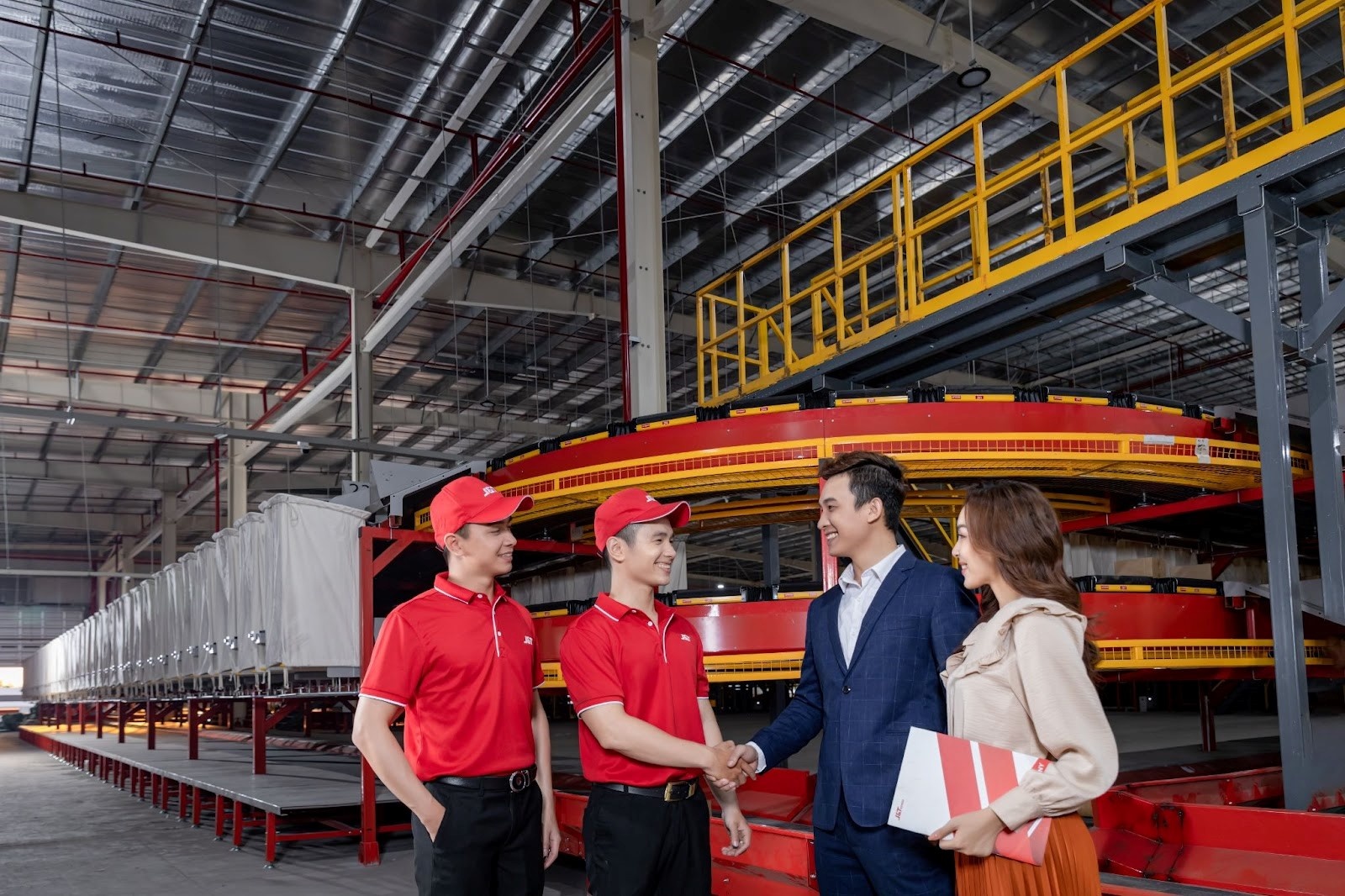 Chuyen phat nhanh anh 3