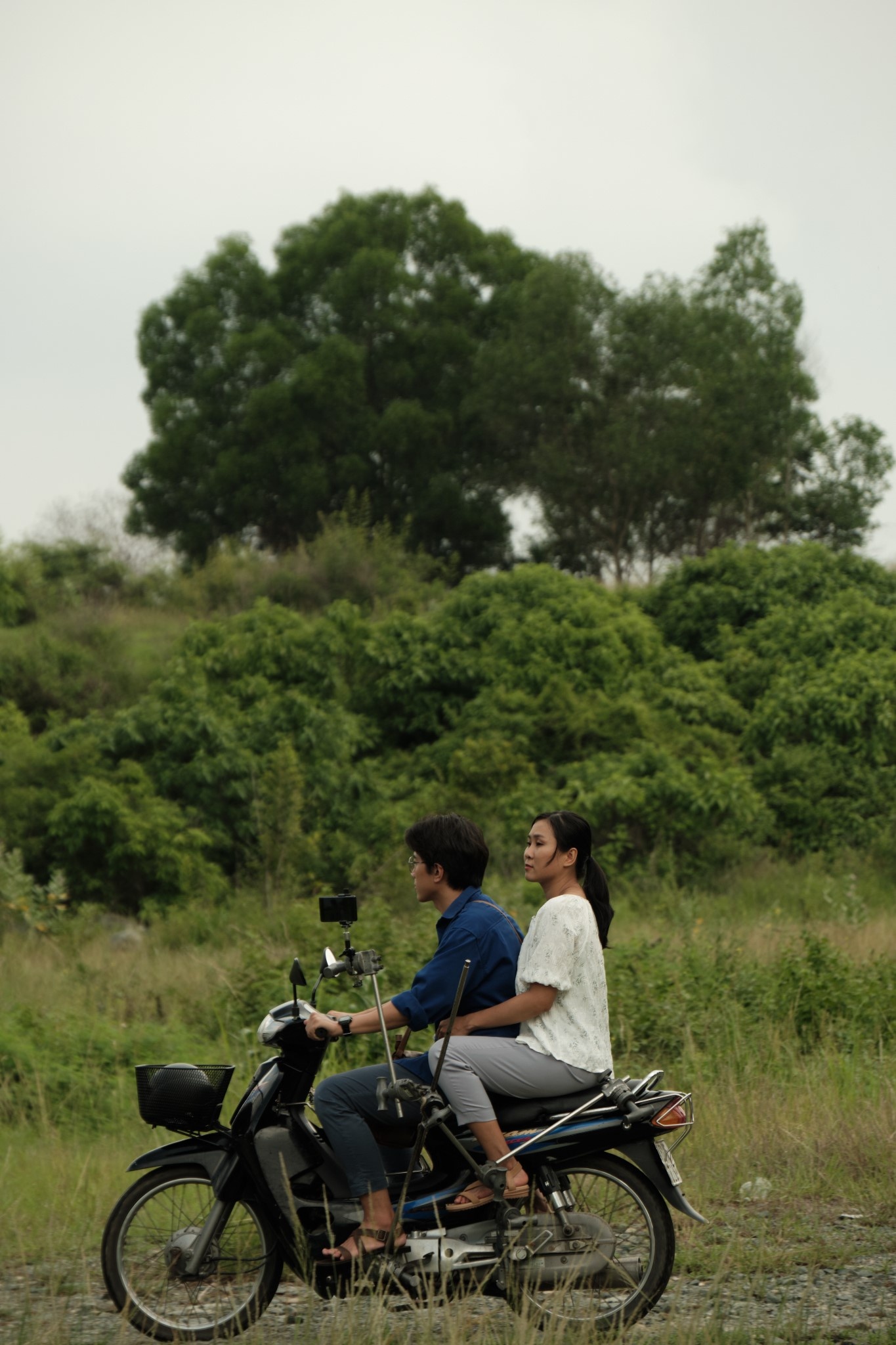 Bien mat o Thu Vien anh 4