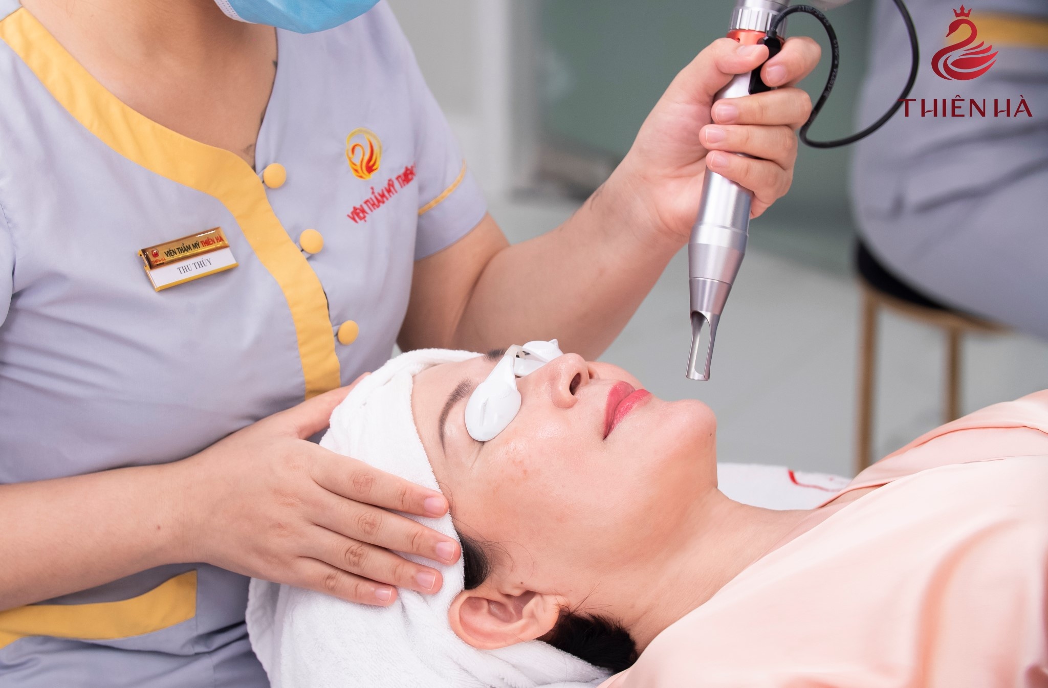 Tham my vien Thien Ha anh 2